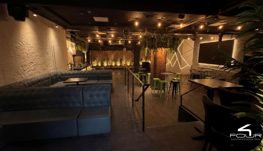 FOUR CLUB – פתח תקווה