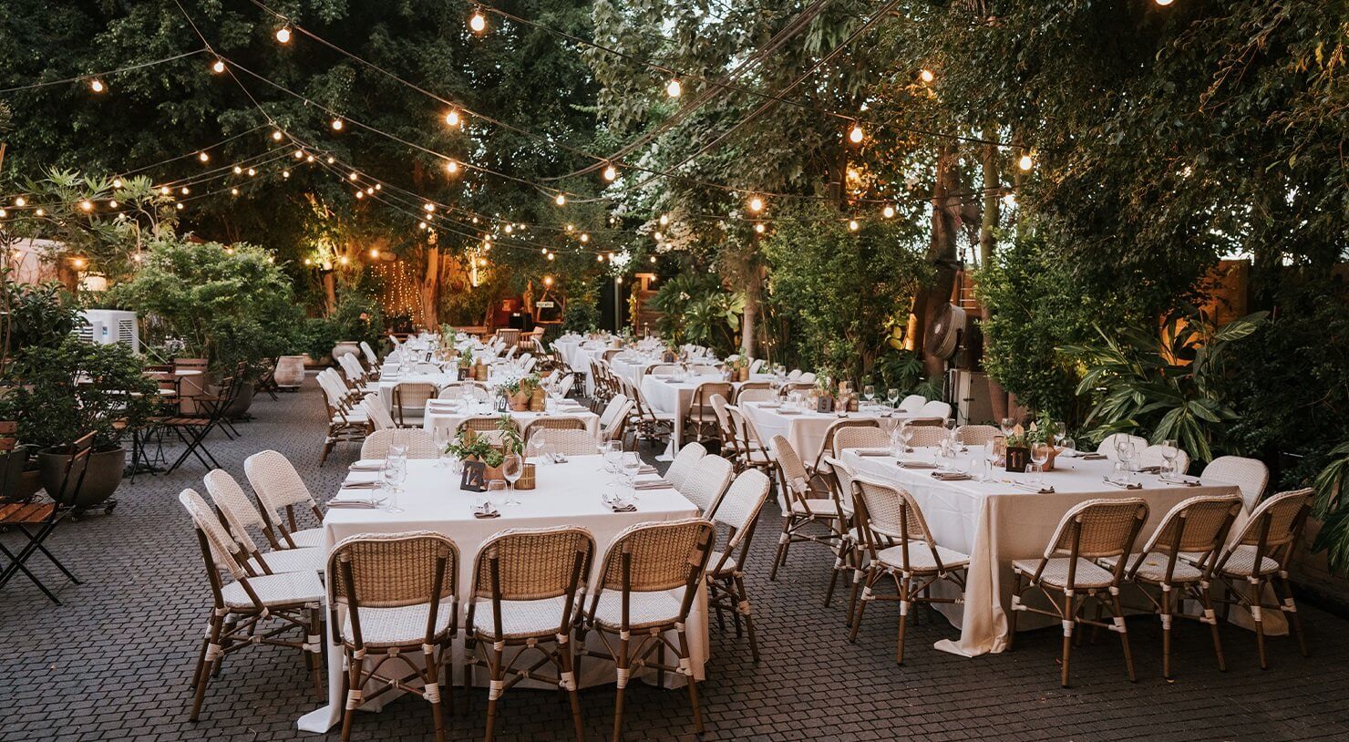 וויט אירועים  White - לחגוג אינטימי  -  פרדס חנה