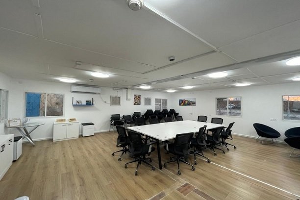 אטינגון  כנסים / כיתות לימוד להשכרה - פתח תקווה