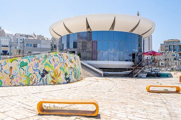 המרחב החברתי כיכר אתרים - תל אביב