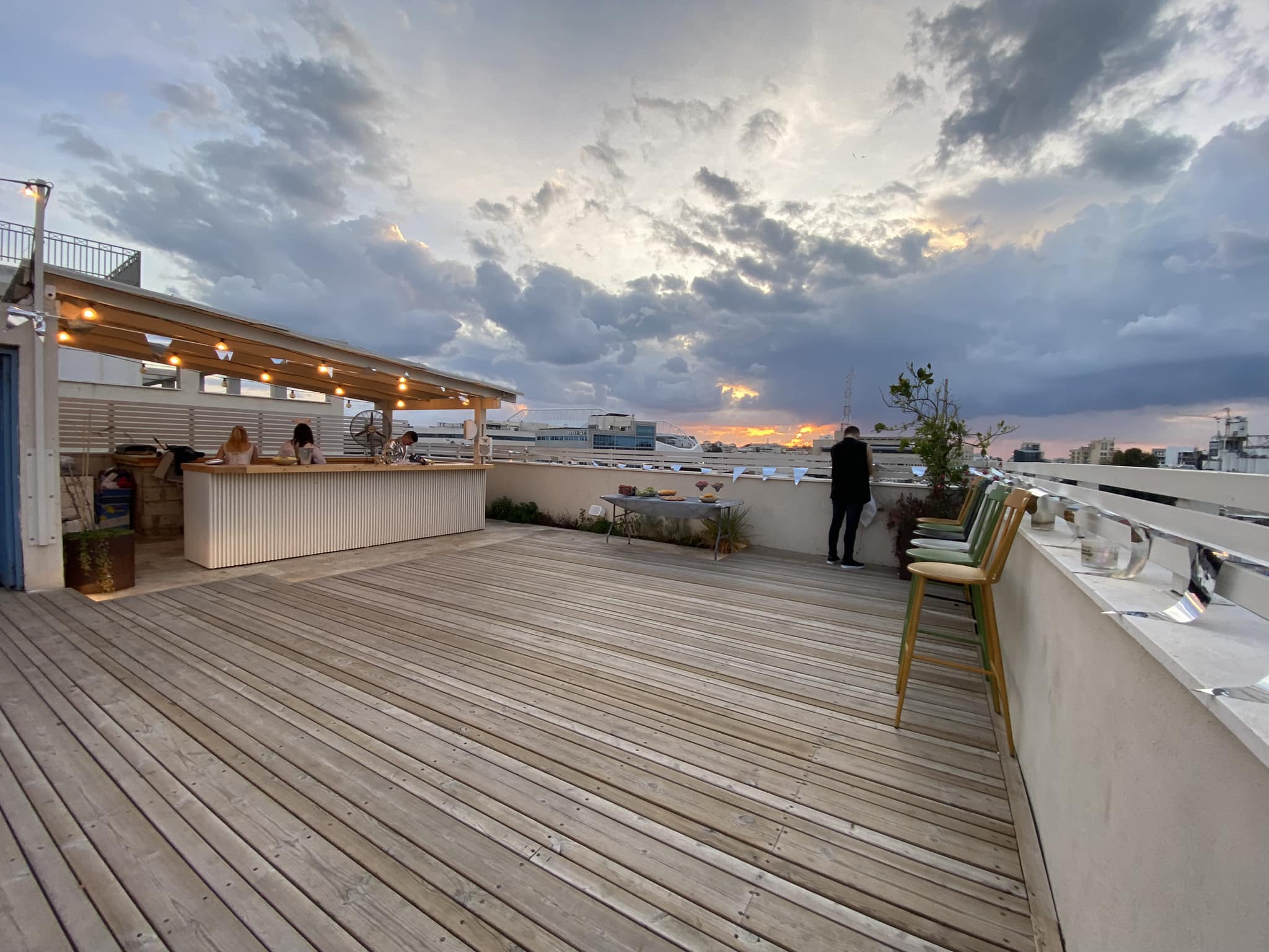 גג רופטופ דירה עם לינה -  תל אביב