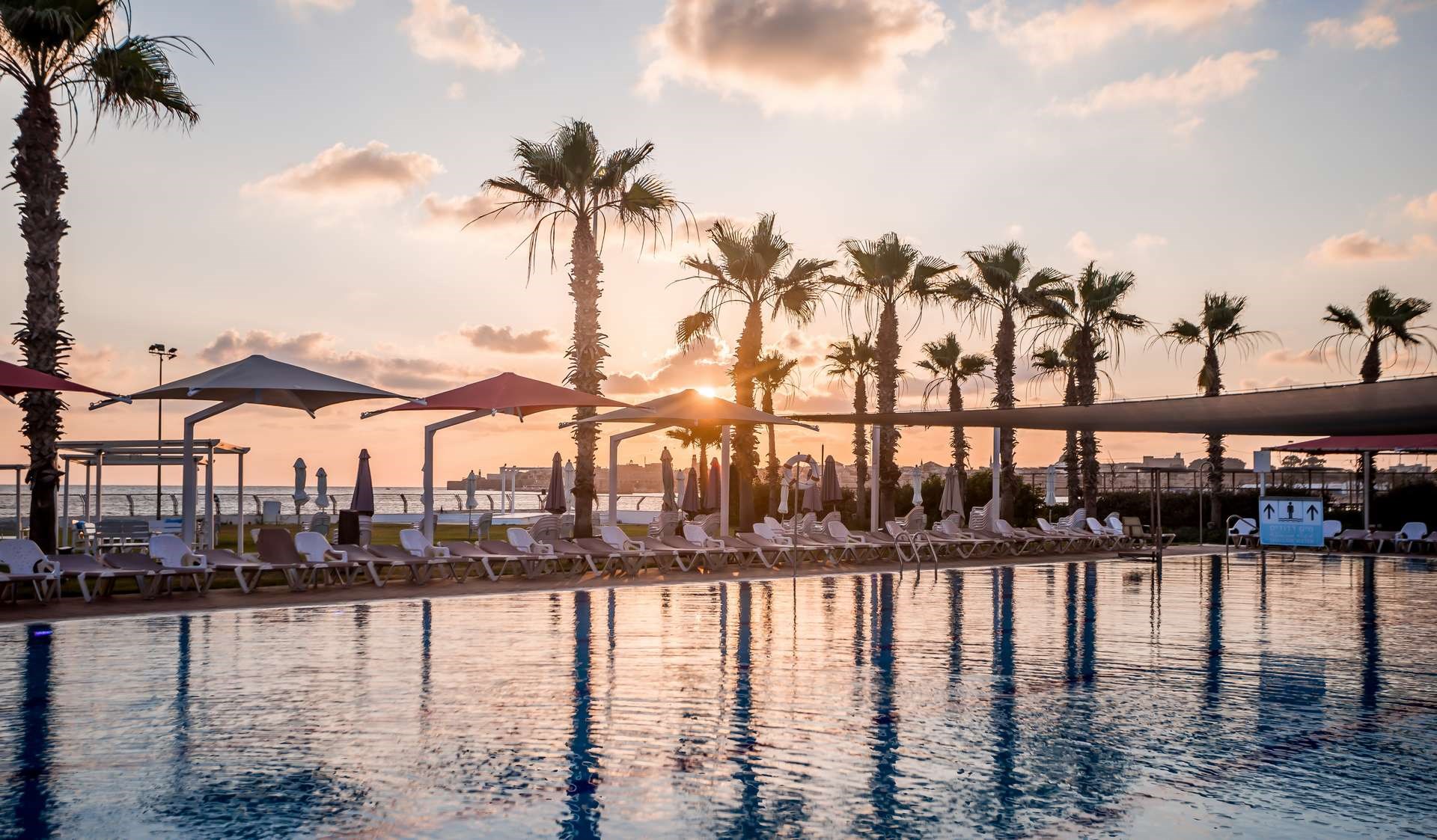 מלון חוף התמרים - בעכו