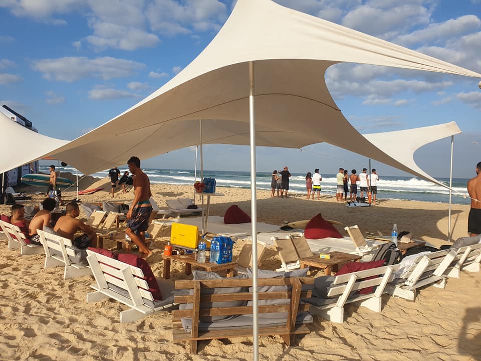 השכרת זולה בים חוף הרצליה