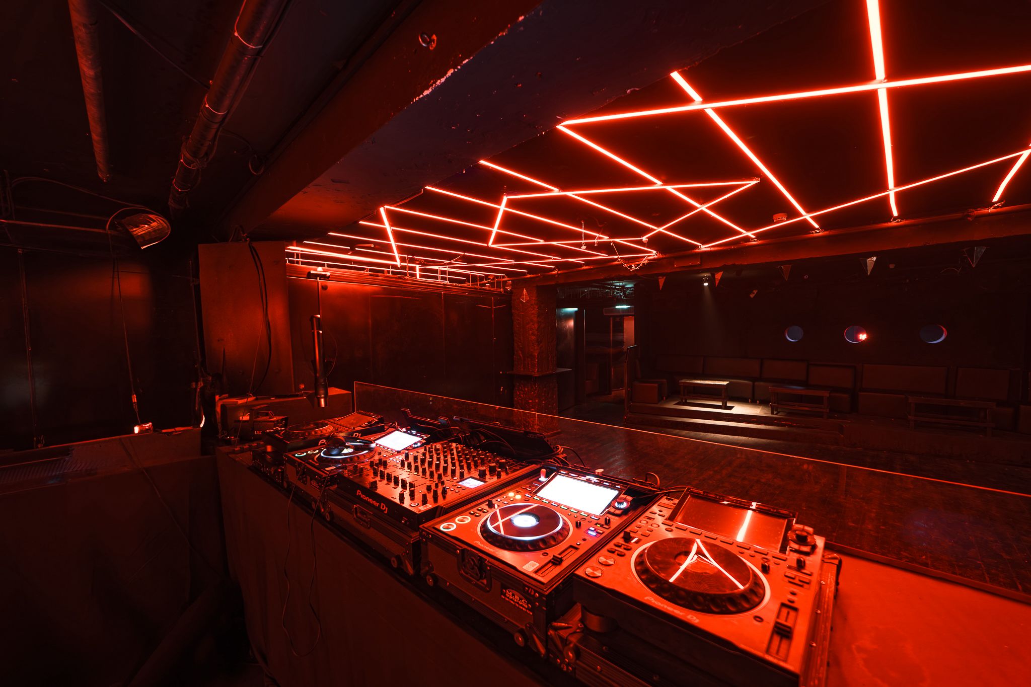 מועדון מינוס אחד - תל אביב