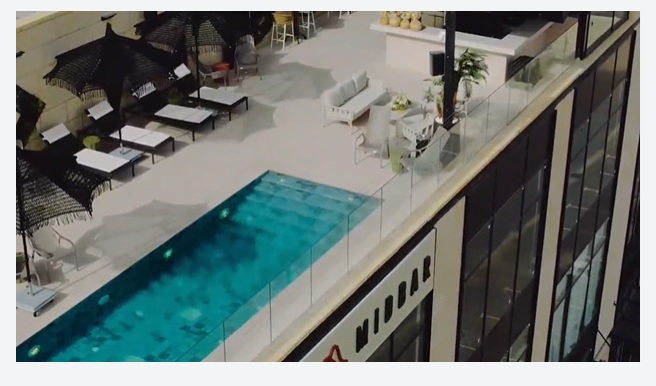 מדבר אירועים מעלה אדומים – גג פתוח ובריכה פרטית לאירועים