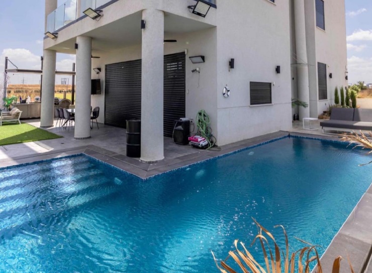 וילה דובאי - מושב זיתן ליד נתב״ג