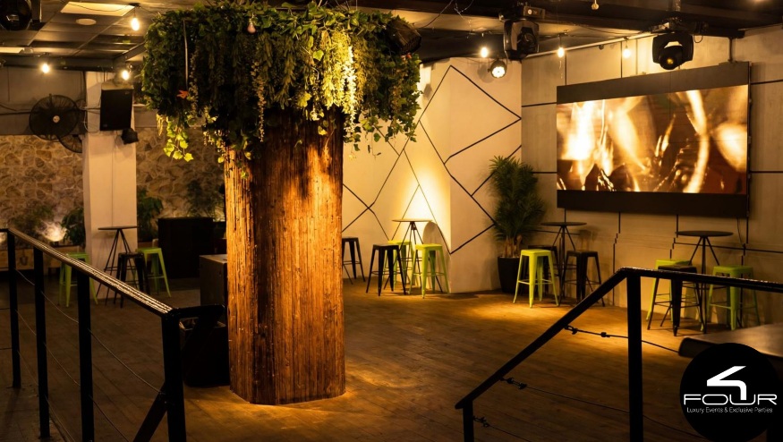 FOUR CLUB – פתח תקווה