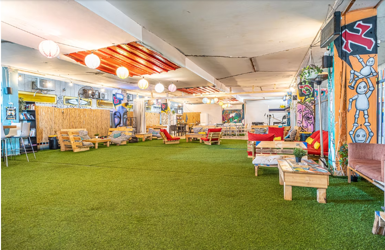 החצר כיכר אתרים - מתחם למסיבות ואירועים בתל אביב